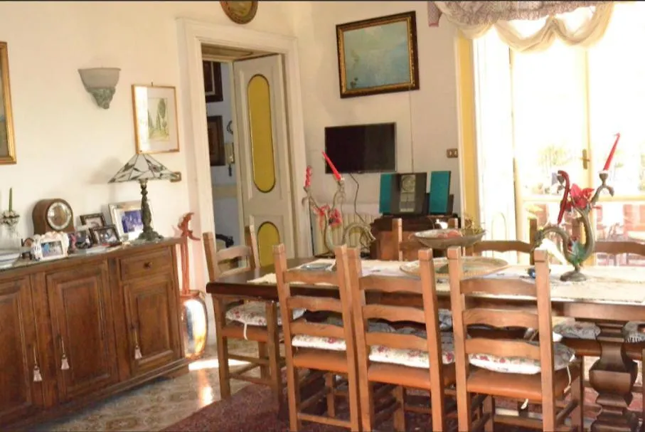Apartment Sulle Tracce Di Sofia Loren Naples Italy
